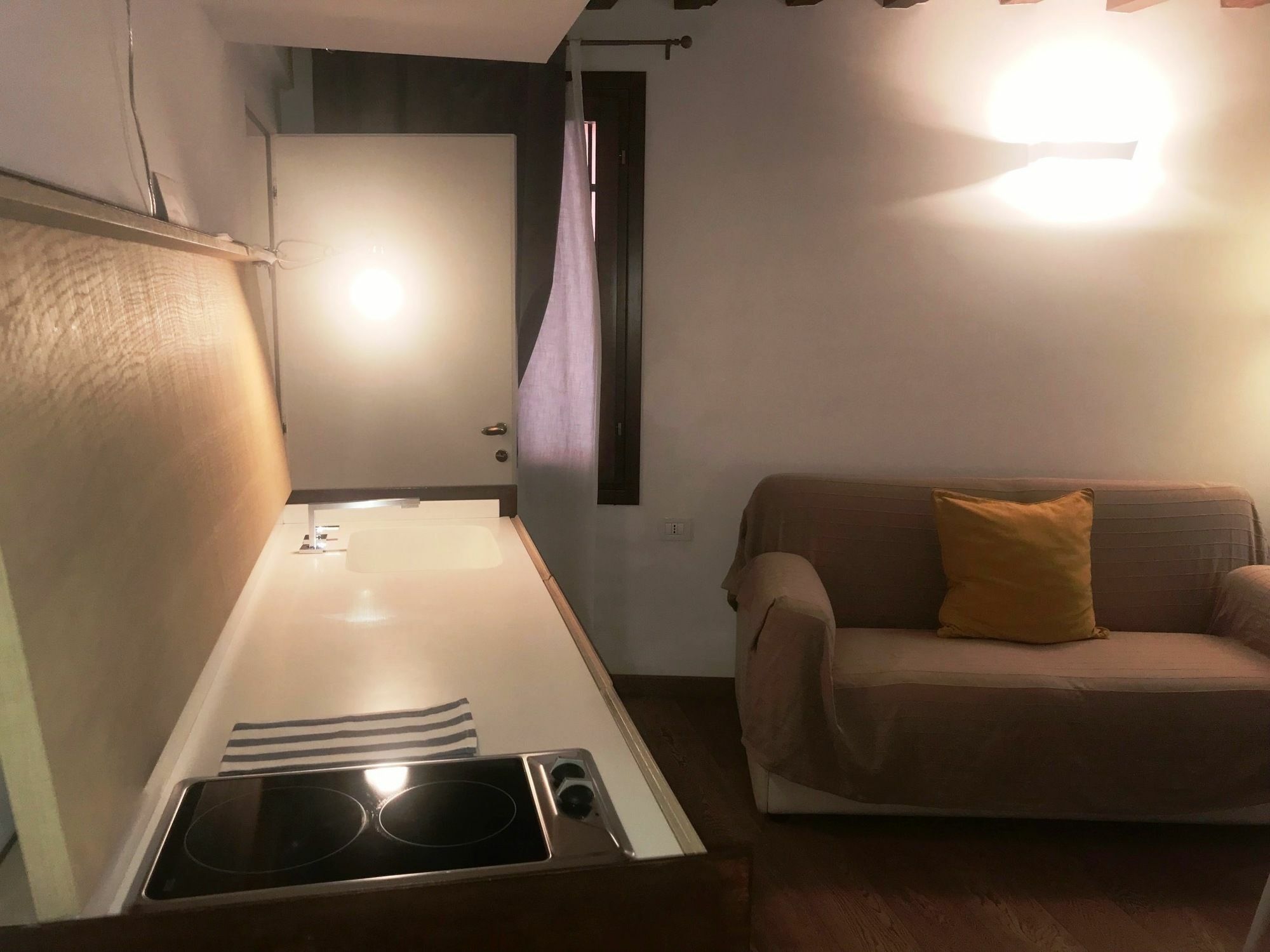 Modern Apartment In Venice Gf エクステリア 写真